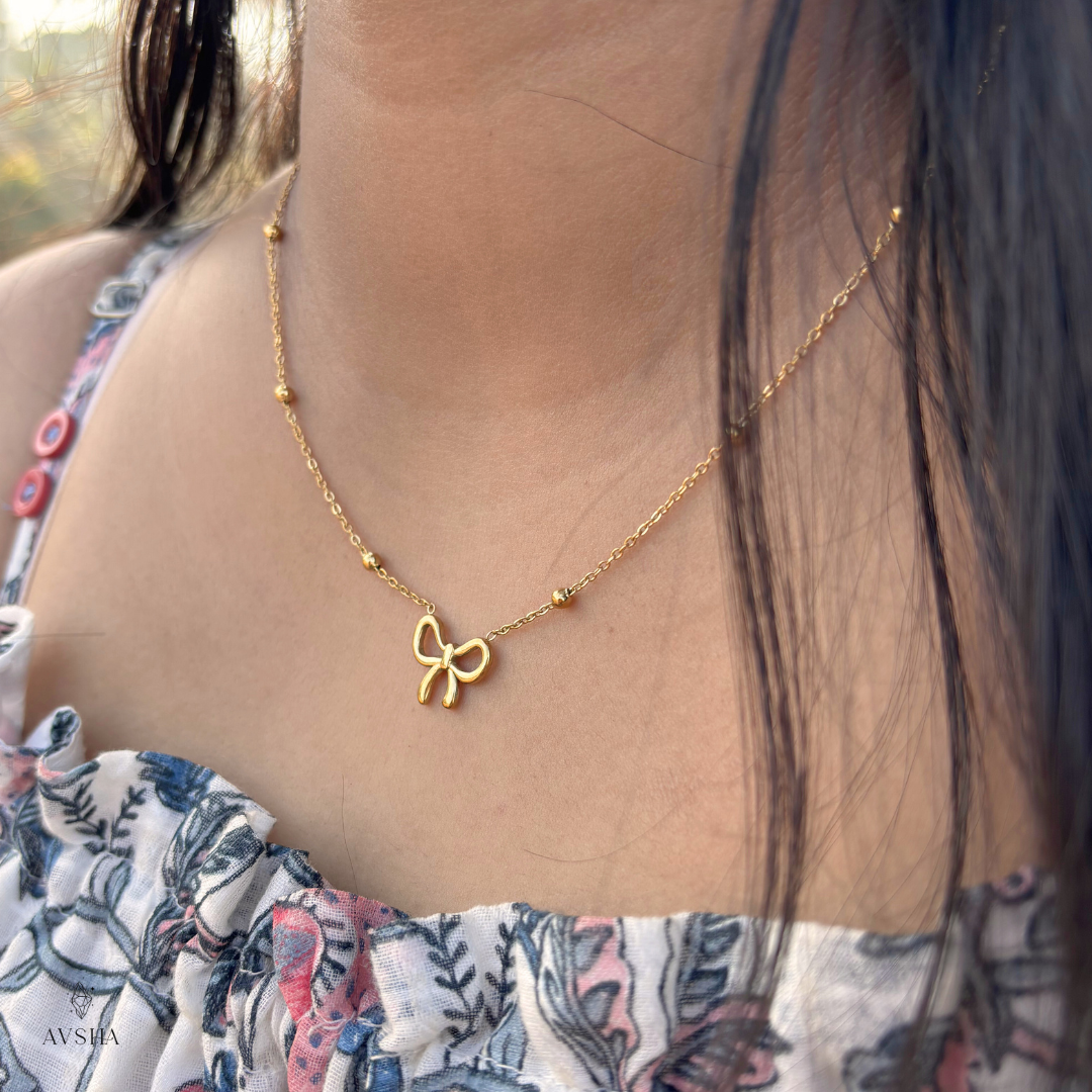 Bow Necklace