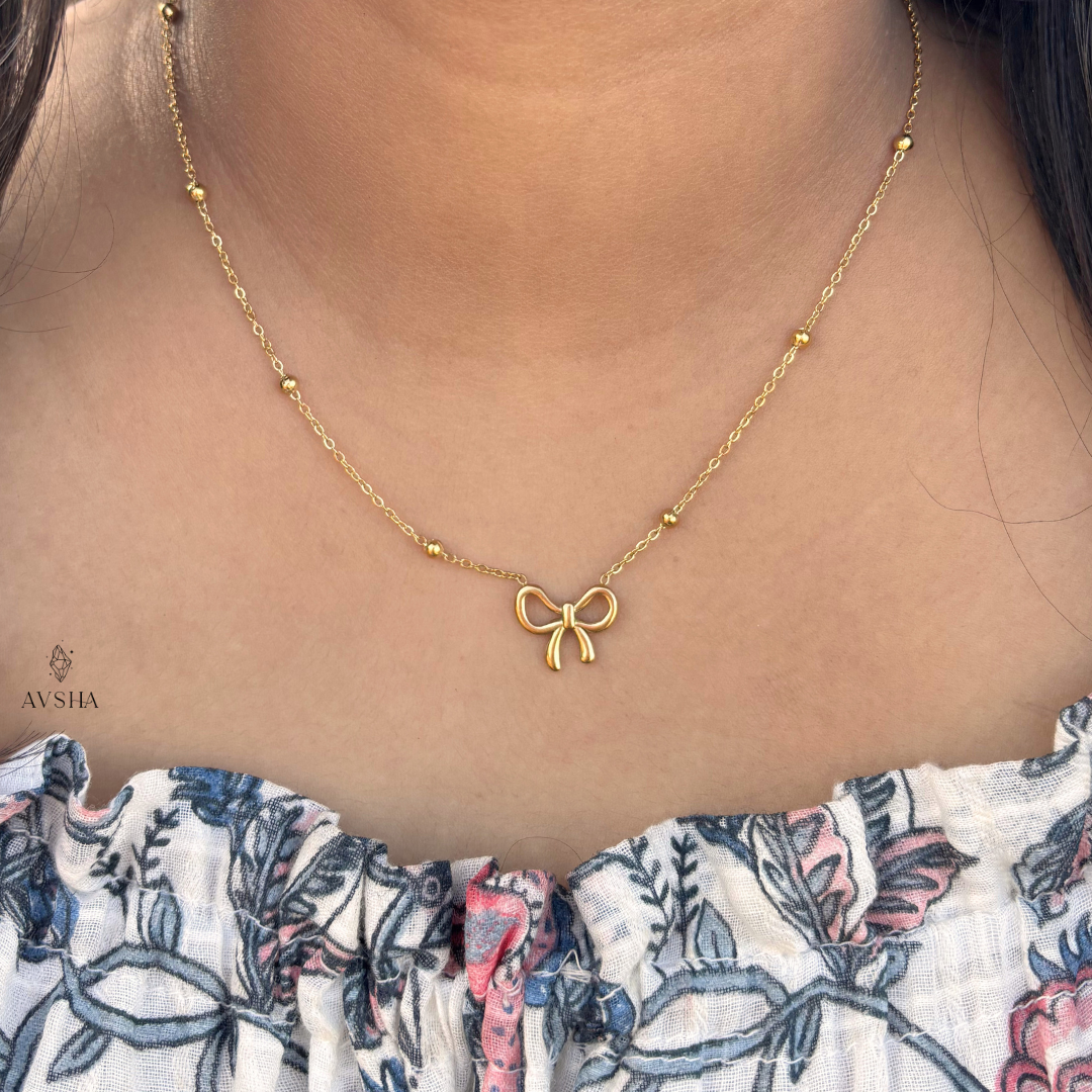 Bow Necklace